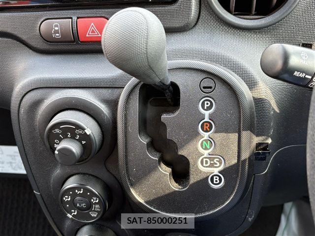 Toyota SPADE 2016-04 6277378-27