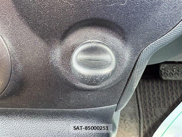 Toyota SPADE 2016-04 6277378-28