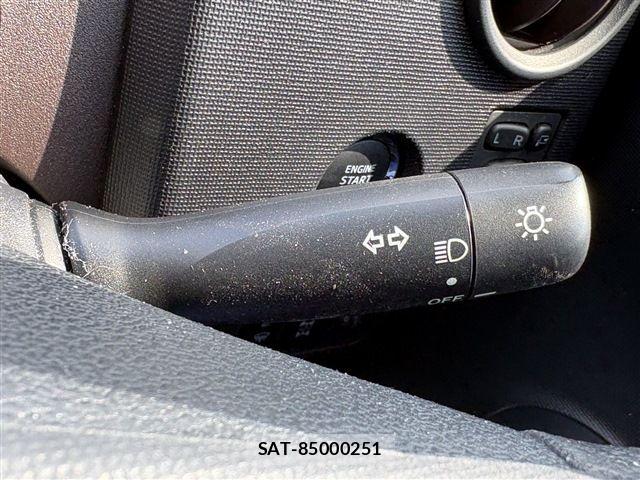 Toyota SPADE 2016-04 6277378-29