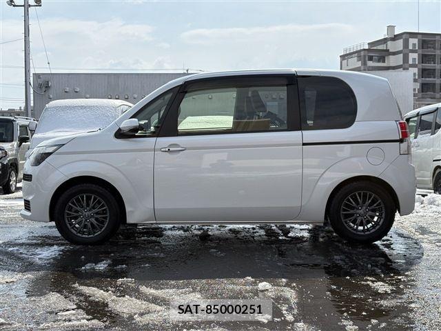 Toyota SPADE 2016-04 6277378-4