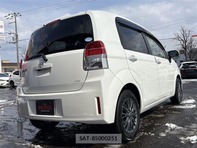 Toyota SPADE 2016-04 6277378-8