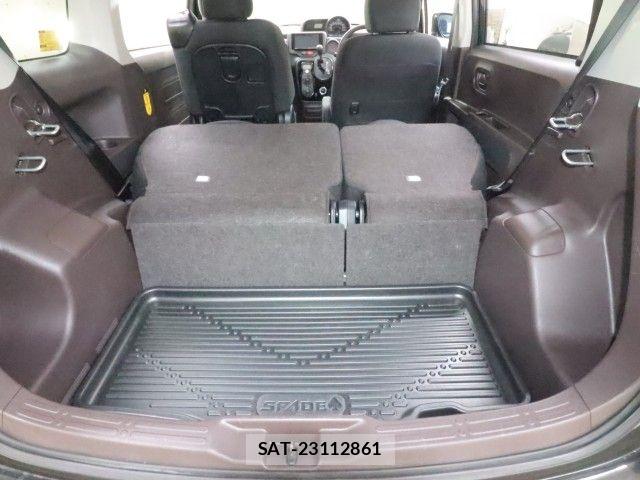 Toyota SPADE 2014-10 6682884-11