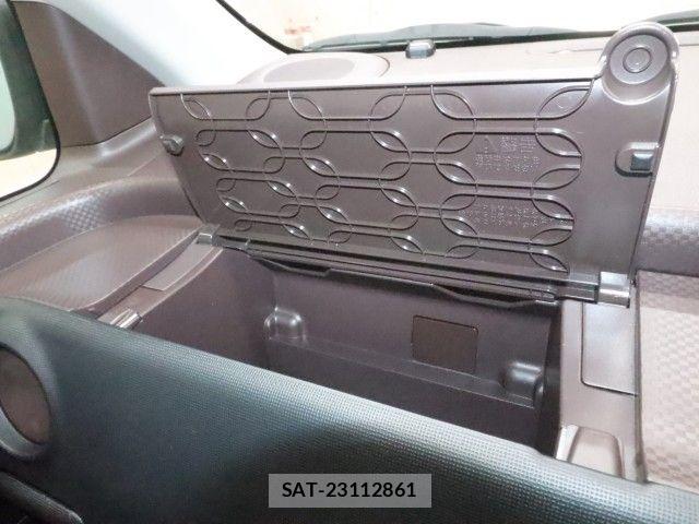 Toyota SPADE 2014-10 6682884-25