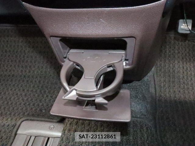 Toyota SPADE 2014-10 6682884-27