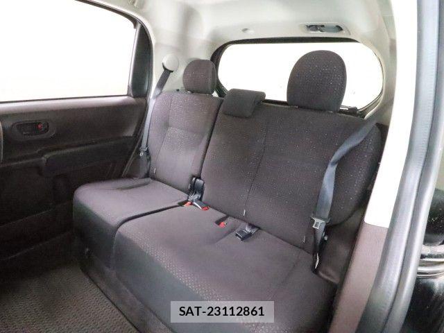 Toyota SPADE 2014-10 6682884-7