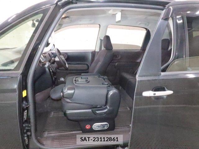 Toyota SPADE 2014-10 6682884-8