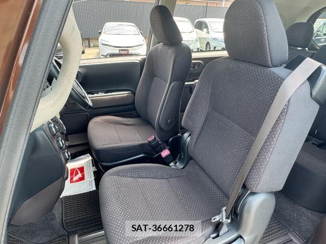 Toyota SPADE 2013-06 6717415-10