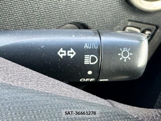 Toyota SPADE 2013-06 6717415-16