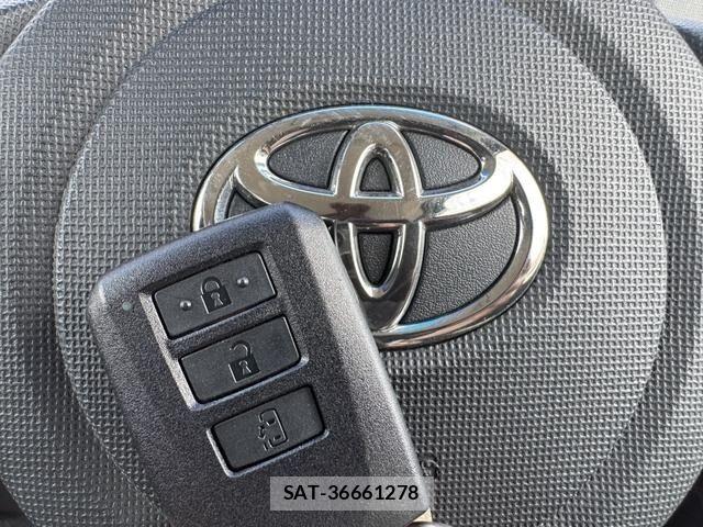 Toyota SPADE 2013-06 6717415-18