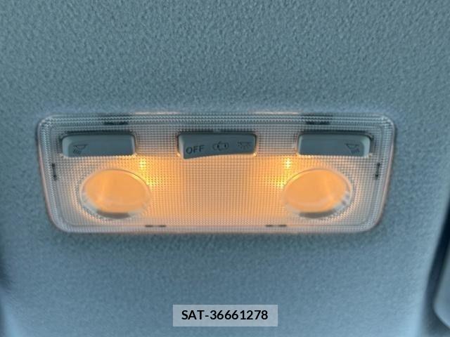 Toyota SPADE 2013-06 6717415-27