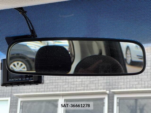 Toyota SPADE 2013-06 6717415-28