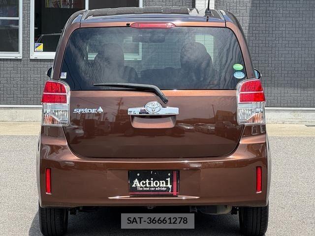 Toyota SPADE 2013-06 6717415-4