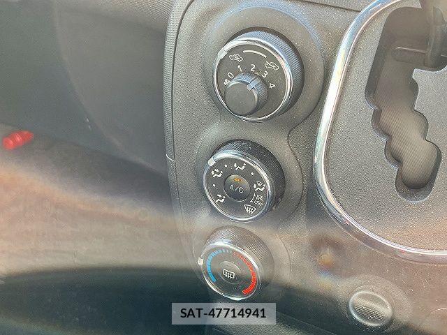 Toyota SPADE 2015-09 6913443-14