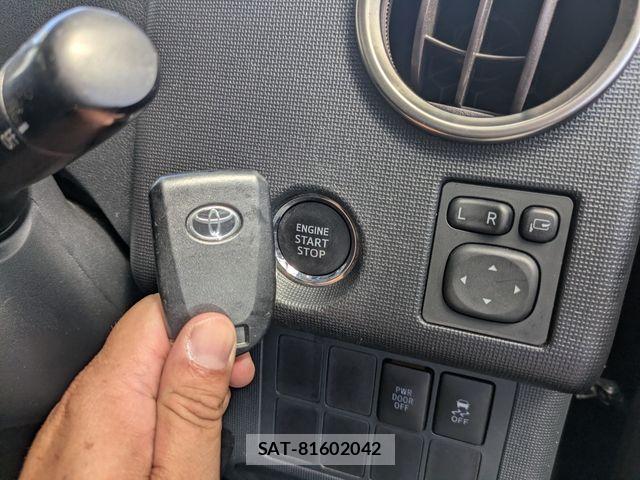 Toyota SPADE 2015-06 7060835-11