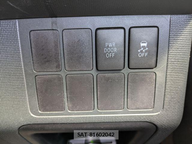 Toyota SPADE 2015-06 7060835-12