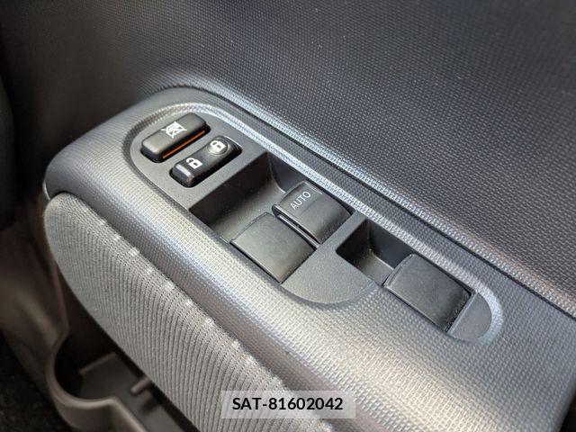 Toyota SPADE 2015-06 7060835-29