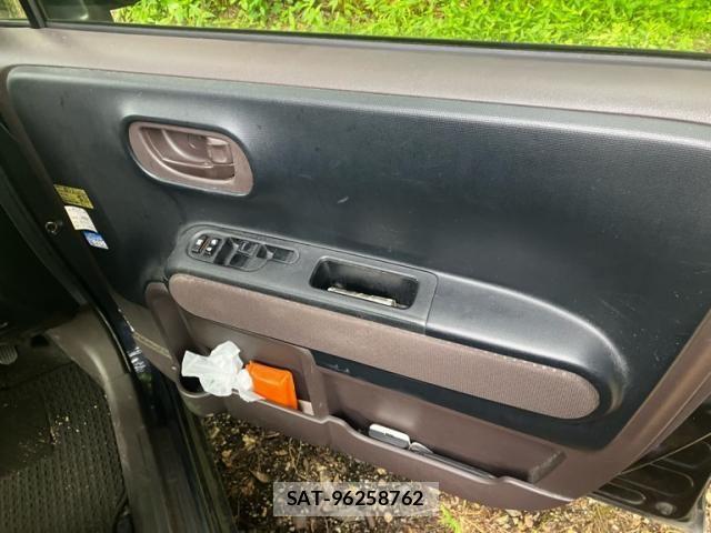 Toyota SPADE 2013-08 7225488-11