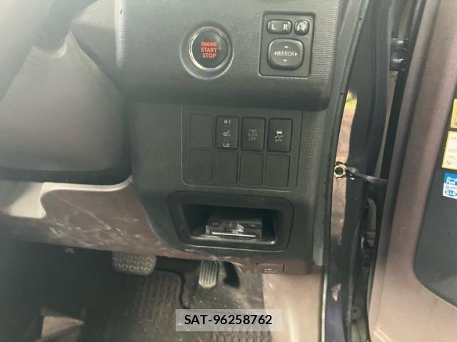 Toyota SPADE 2013-08 7225488-12