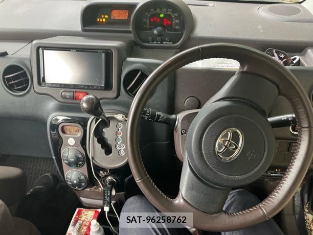 Toyota SPADE 2013-08 7225488-13
