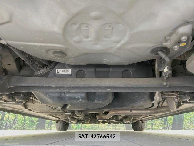 Toyota SPADE 2013-06 7225486-18