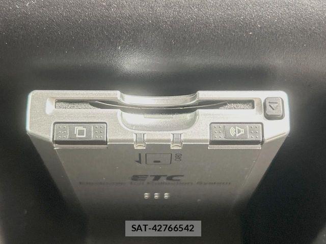 Toyota SPADE 2013-06 7225486-6