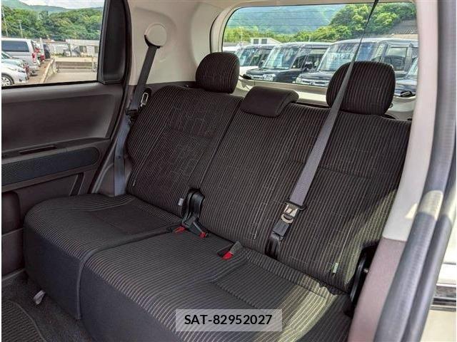 Toyota SPADE 2018-02 7225495-14