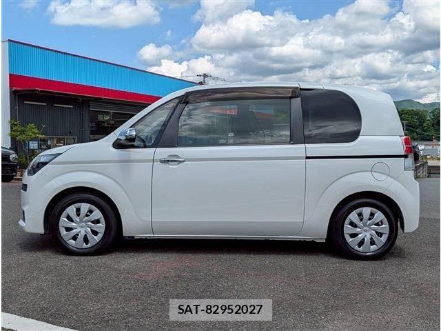 Toyota SPADE 2018-02 7225495-8
