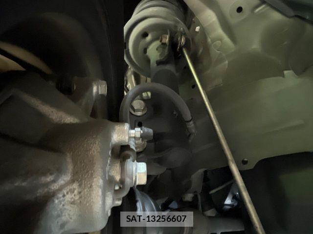 Toyota SPADE 2015-12 7272999-18