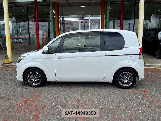 Toyota SPADE 2013-08 7273001-13