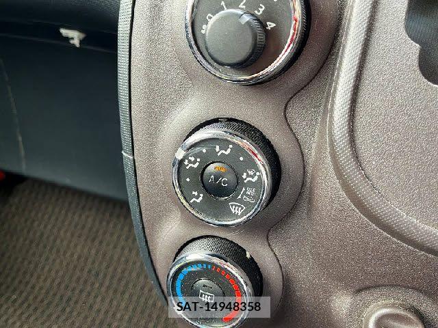 Toyota SPADE 2013-08 7273001-17