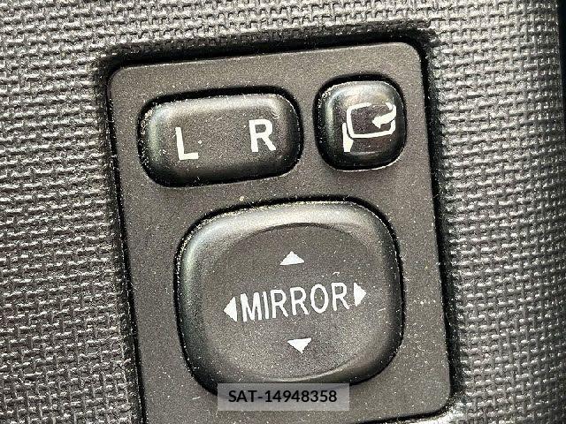 Toyota SPADE 2013-08 7273001-19