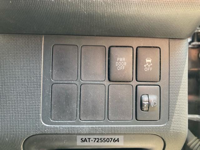 Toyota SPADE 2014-10 7458066-17