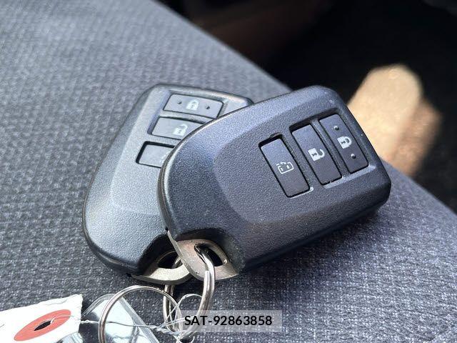 Toyota SPADE 2016-01 7458059-25