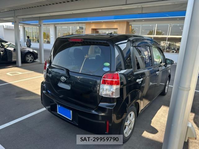 Toyota SPADE 2014-05 7458064-11