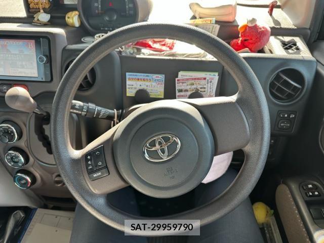 Toyota SPADE 2014-05 7458064-17