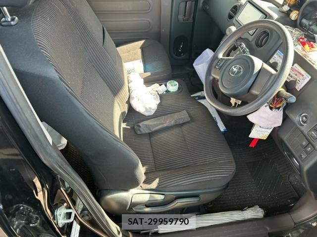 Toyota SPADE 2014-05 7458064-8