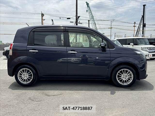 Toyota SPADE 2014-10 7458062-11