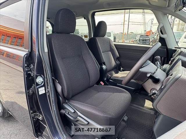 Toyota SPADE 2014-10 7458062-15