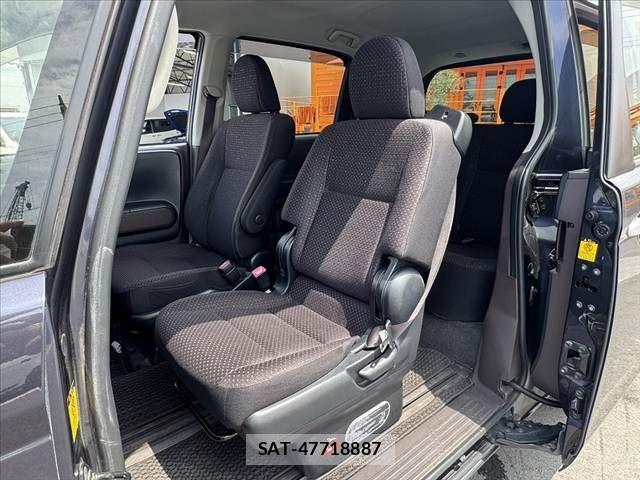 Toyota SPADE 2014-10 7458062-16