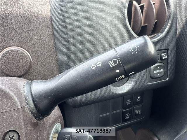 Toyota SPADE 2014-10 7458062-24
