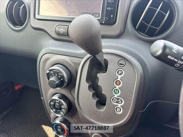 Toyota SPADE 2014-10 7458062-25
