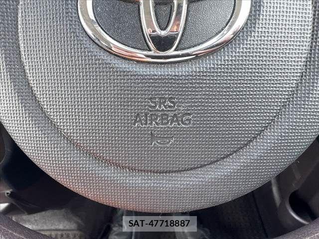 Toyota SPADE 2014-10 7458062-27