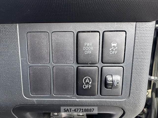 Toyota SPADE 2014-10 7458062-4
