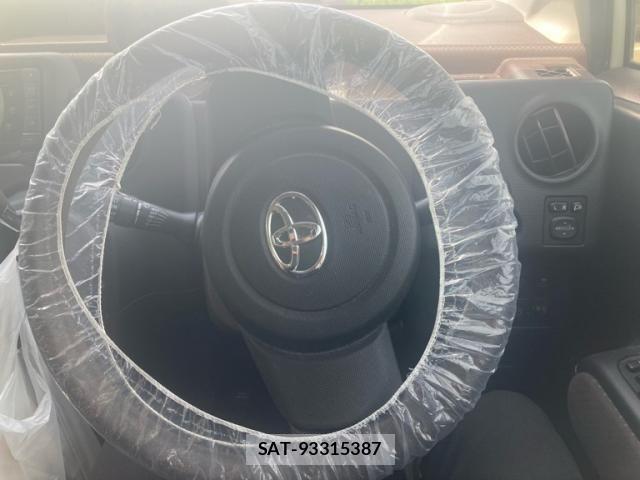 Toyota SPADE 2012-07 7458065-17
