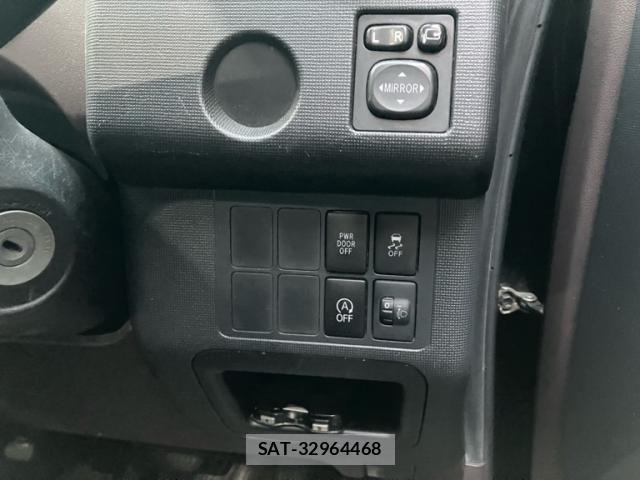 Toyota SPADE 2015-09 7510134-16