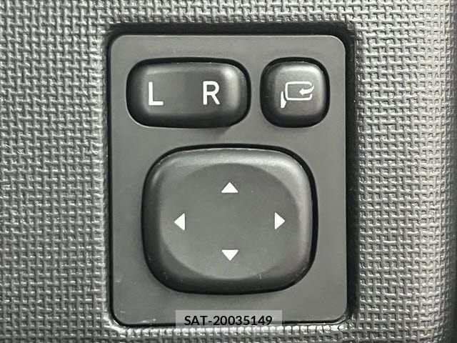 Toyota SPADE 2018-03 7562899-22