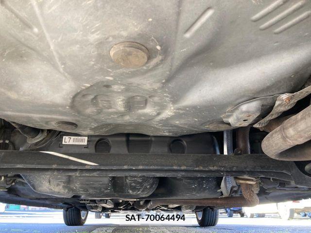 Toyota SPADE 2017-04 7620299-18