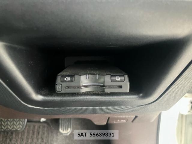Toyota SPADE 2016-01 7620304-19