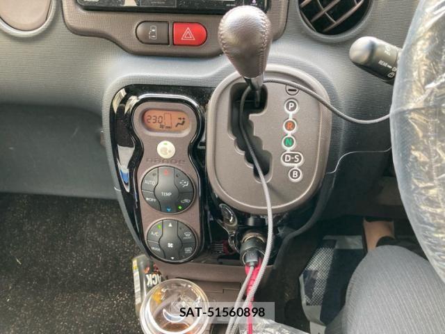 Toyota SPADE 2013-03 7729133-17