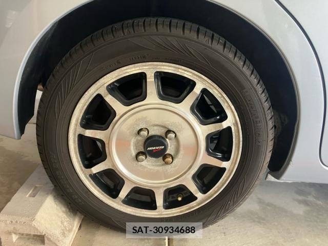 Toyota SPADE 2012-08 7729135-11